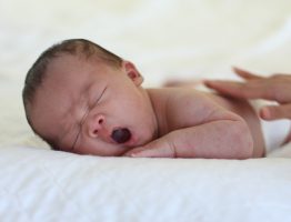 Consultation ostéopathique pour nourrissons : ce que les parents doivent savoir